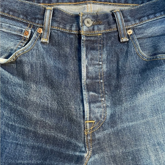 Levi’s button fly straight leg distressed jeans size 33x30 unisex - Picture 2 of 16